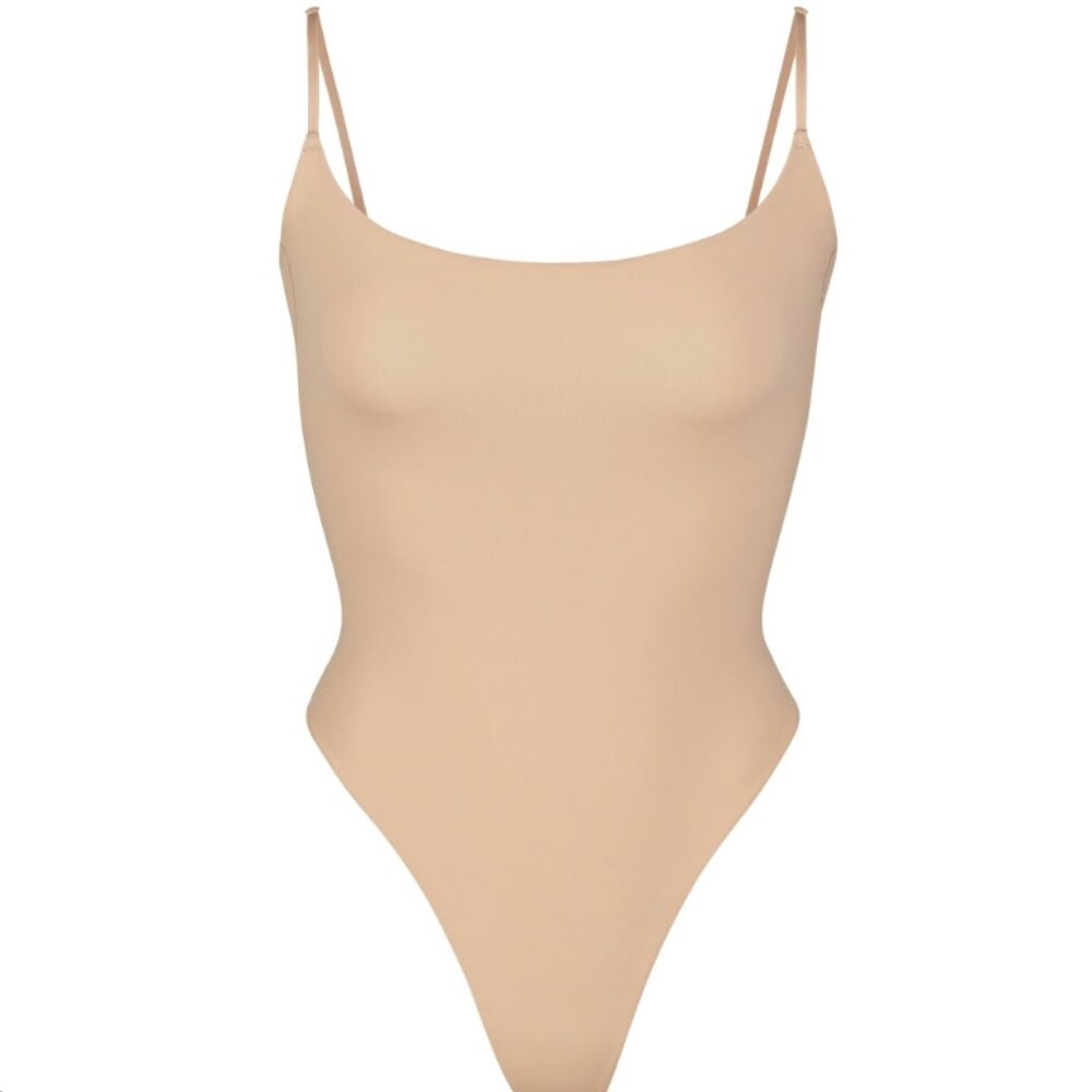SKIMS FITS EVERYBODY CAMI BODYSUIT CLAY